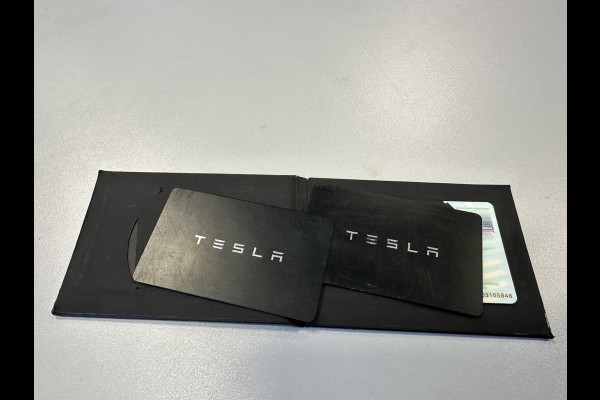 Tesla Model Y Long Range AWD 75 kWh DUAL MOTOR  / AUTOPILOT / TREKHAAK / STOEL & STUURVERW / PANO