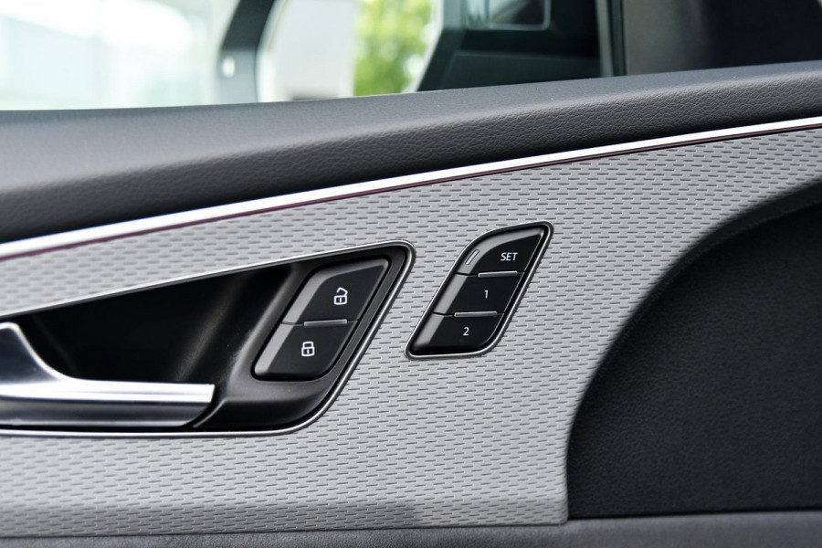 Audi Q8 60 TFSI e quattro Pro Line S Competition. RS Zetels, Softclose, Pano, Koeling, B&O, 360 3D, Trekh, HUD, Keyless, Stuurvw!