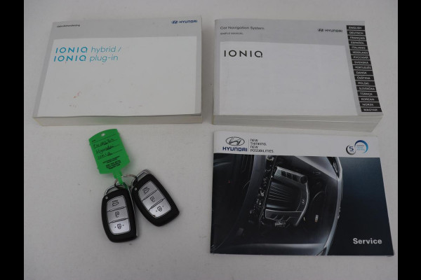 Hyundai IONIQ 1.6 GDI PHEV Premium | Stoelventilatie | Leder | Adaptive cruise | Bi-Xenon | Achterbankverwarming | Carplay | Keyless | Navigatie | Climate control | Stuurverwarming | Plug In