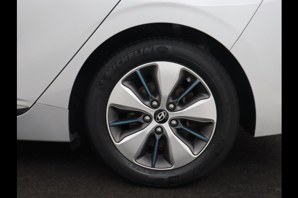 Hyundai IONIQ 1.6 GDI PHEV Premium | Stoelventilatie | Leder | Adaptive cruise | Bi-Xenon | Achterbankverwarming | Carplay | Keyless | Navigatie | Climate control | Stuurverwarming | Plug In