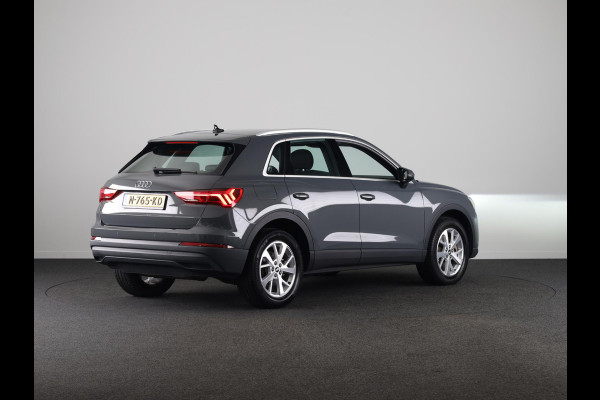 Audi Q3 45 TFSI e Business Edition 245 pk S-tronic | Navigatie | Parkeersensoren | Adaptieve cruise control | LED koplampen | Lichtmetalen velgen 18" |