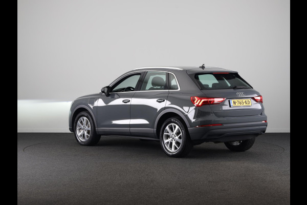 Audi Q3 45 TFSI e Business Edition 245 pk S-tronic | Navigatie | Parkeersensoren | Adaptieve cruise control | LED koplampen | Lichtmetalen velgen 18" |