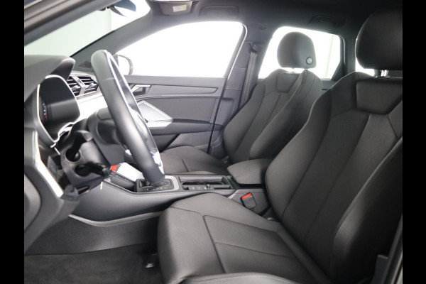 Audi Q3 45 TFSI e Business Edition 245 pk S-tronic | Navigatie | Parkeersensoren | Adaptieve cruise control | LED koplampen | Lichtmetalen velgen 18" |