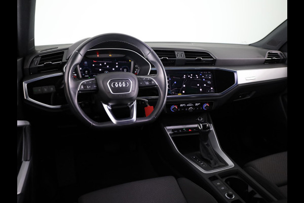 Audi Q3 45 TFSI e Business Edition 245 pk S-tronic | Navigatie | Parkeersensoren | Adaptieve cruise control | LED koplampen | Lichtmetalen velgen 18" |