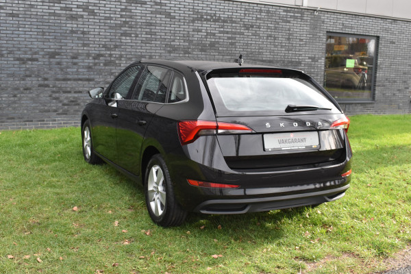 Škoda SCALA 1.0 TSI Ambition Automaat Carplay Navigatie Front/lane assist Stoelverwarming Parkeer sensoren