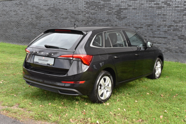 Škoda SCALA 1.0 TSI Ambition Automaat Carplay Navigatie Front/lane assist Stoelverwarming Parkeer sensoren