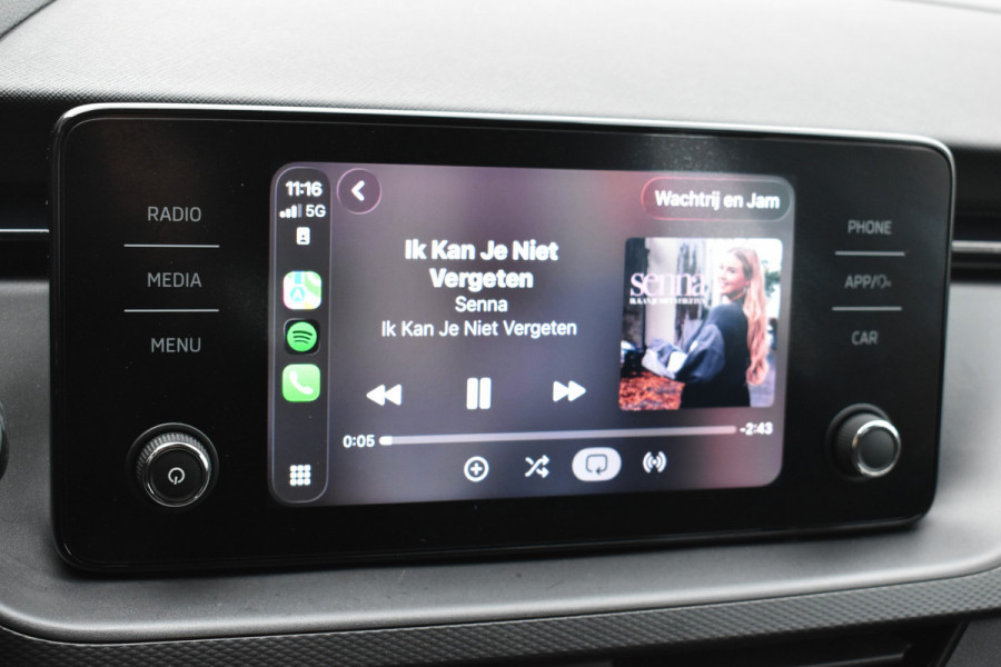 Škoda SCALA 1.0 TSI Ambition Automaat Carplay Navigatie Front/lane assist Stoelverwarming Parkeer sensoren