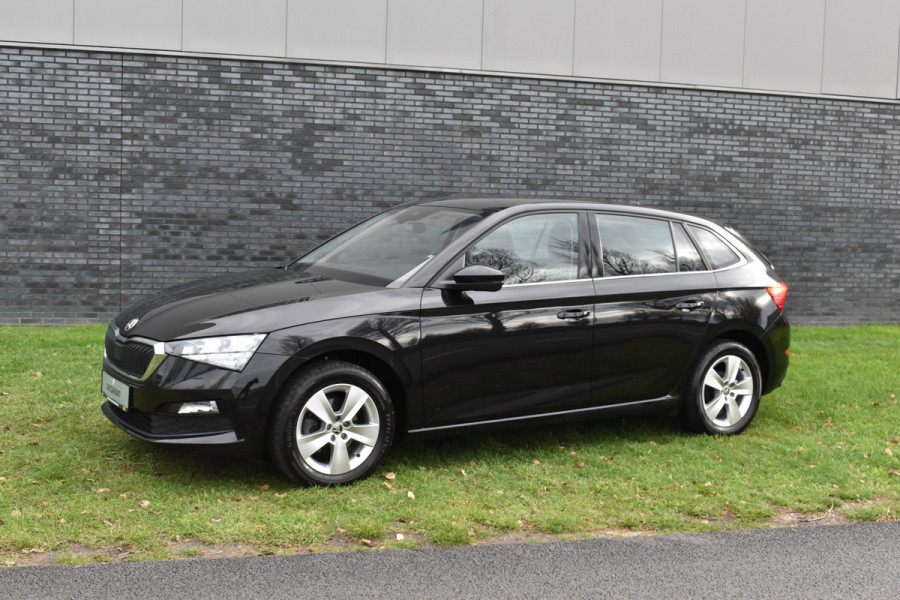 Škoda SCALA 1.0 TSI Ambition Automaat Carplay Navigatie Front/lane assist Stoelverwarming Parkeer sensoren