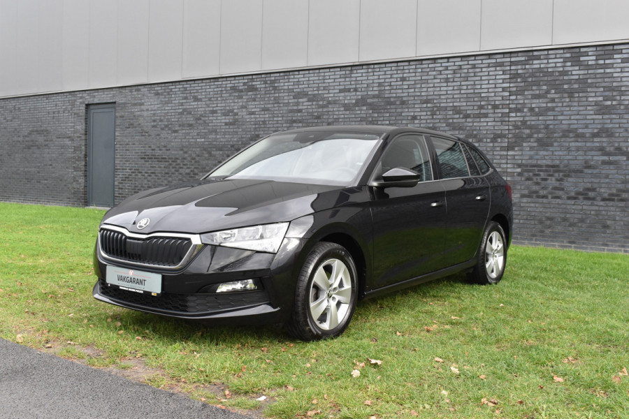 Škoda SCALA 1.0 TSI Ambition Automaat Carplay Navigatie Front/lane assist Stoelverwarming Parkeer sensoren