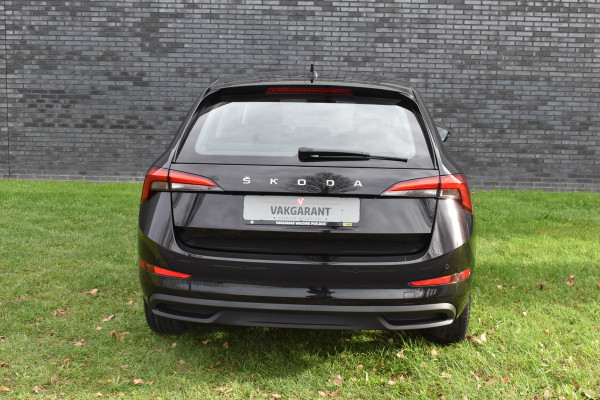 Škoda SCALA 1.0 TSI Ambition Automaat Carplay Navigatie Front/lane assist Stoelverwarming Parkeer sensoren