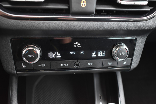 Škoda SCALA 1.0 TSI Ambition Automaat Carplay Navigatie Front/lane assist Stoelverwarming Parkeer sensoren