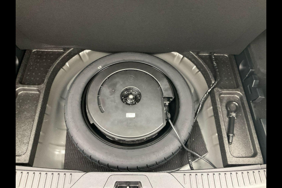 Ford FOCUS Wagon 1.0 EcoBoost Hybrid ST Line X 125pk | Driver Assistance Pack | Winterpack | Panoramadak | 18 inch Licht metaal | Matrix LED |  Elek. Achterklep |