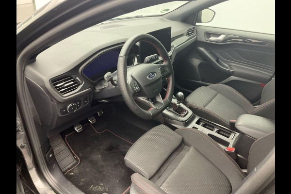 Ford FOCUS Wagon 1.0 EcoBoost Hybrid ST Line X 125pk | Driver Assistance Pack | Winterpack | Panoramadak | 18 inch Licht metaal | Matrix LED |  Elek. Achterklep |