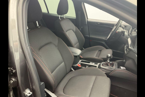 Ford FOCUS Wagon 1.0 EcoBoost Hybrid ST Line X 125pk | Driver Assistance Pack | Winterpack | Panoramadak | 18 inch Licht metaal | Matrix LED |  Elek. Achterklep |