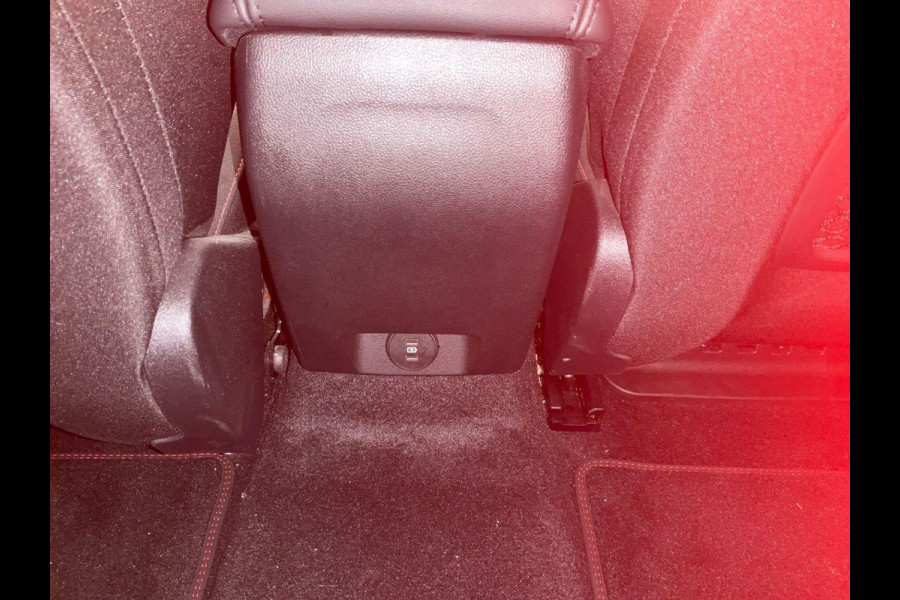 Ford FOCUS Wagon 1.0 EcoBoost Hybrid ST Line X 125pk | Driver Assistance Pack | Winterpack | Panoramadak | 18 inch Licht metaal | Matrix LED |  Elek. Achterklep |