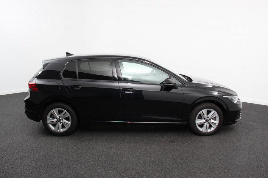 Volkswagen Golf 1.5 eTSI DSG Active | Navigatie | Apple Carplay/Android Auto | Virtual Cockpit | Climate Control | Led | Dab | Camera | Adaptive Cruise Control | Extra Getint glas