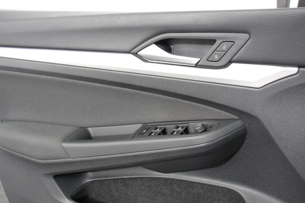 Volkswagen Golf 1.5 eTSI DSG Active | Navigatie | Apple Carplay/Android Auto | Virtual Cockpit | Climate Control | Led | Dab | Camera | Adaptive Cruise Control | Extra Getint glas