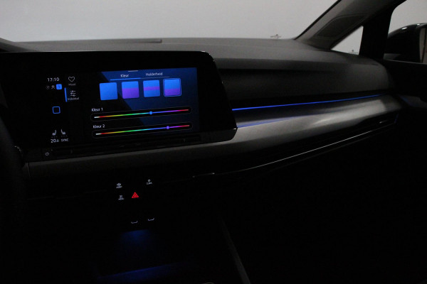 Volkswagen Golf 1.5 eTSI DSG Active | Navigatie | Apple Carplay/Android Auto | Virtual Cockpit | Climate Control | Led | Dab | Camera | Adaptive Cruise Control | Extra Getint glas