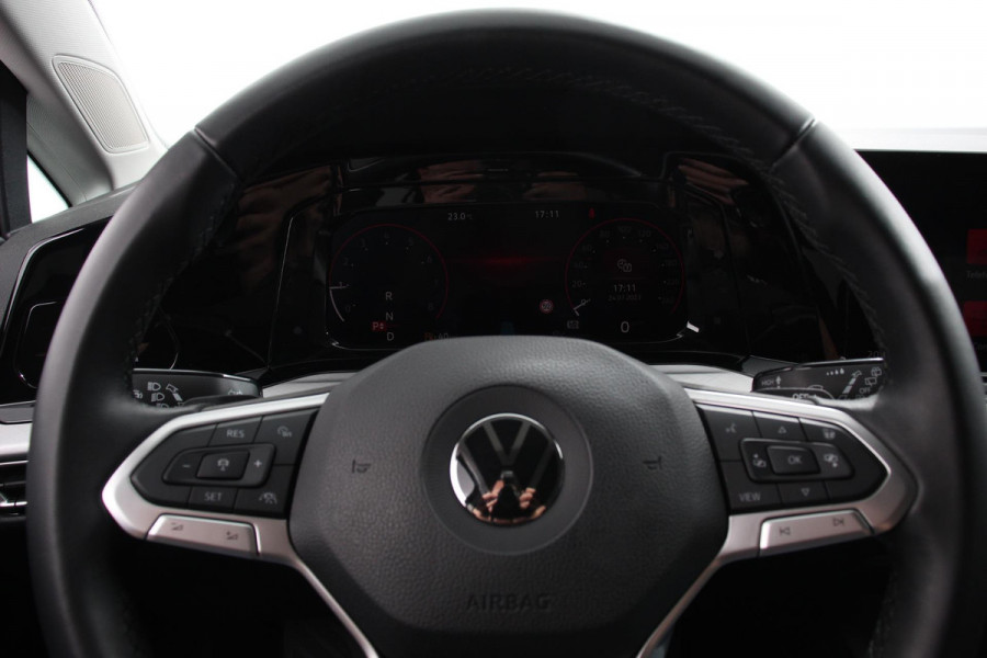 Volkswagen Golf 1.5 eTSI DSG Active | Navigatie | Apple Carplay/Android Auto | Virtual Cockpit | Climate Control | Led | Dab | Camera | Adaptive Cruise Control | Extra Getint glas
