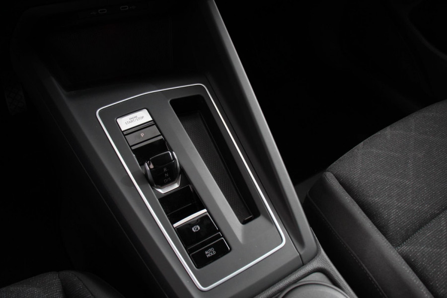 Volkswagen Golf 1.5 eTSI DSG Active | Navigatie | Apple Carplay/Android Auto | Virtual Cockpit | Climate Control | Led | Dab | Camera | Adaptive Cruise Control | Extra Getint glas