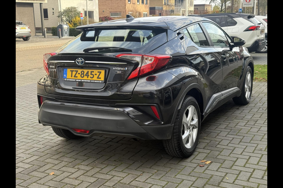 Toyota C-HR 1.8 Hybrid Dynamic | Navigatie, Dodehoekherkenning, Parkeersensoren, Stoelverwarming, Chroom pakket!