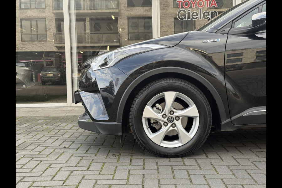 Toyota C-HR 1.8 Hybrid Dynamic | Navigatie, Dodehoekherkenning, Parkeersensoren, Stoelverwarming, Chroom pakket!