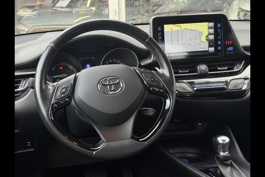 Toyota C-HR 1.8 Hybrid Dynamic | Navigatie, Dodehoekherkenning, Parkeersensoren, Stoelverwarming, Chroom pakket!
