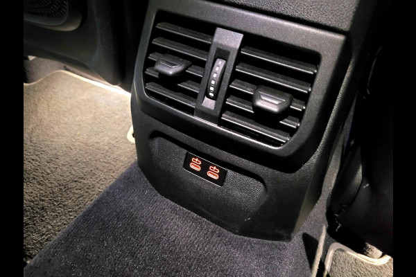 BMW 2 Serie Gran Coupé 218i Luxury Line - Business Edition Plus