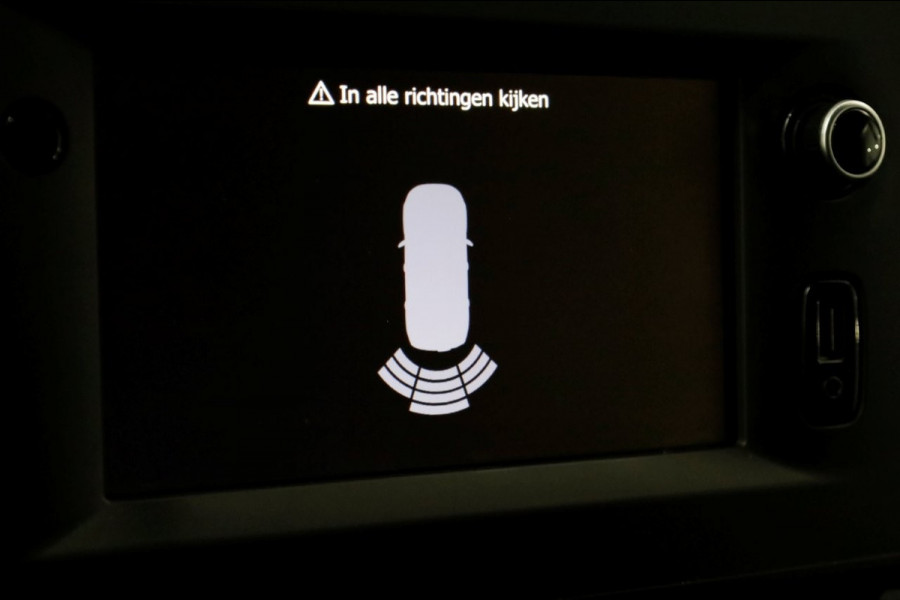 Renault Master T35 2.3 dCi 165pk L3H2 Dubbel Lucht Airco/Navi/Trekhaak 3500kg 01-2023