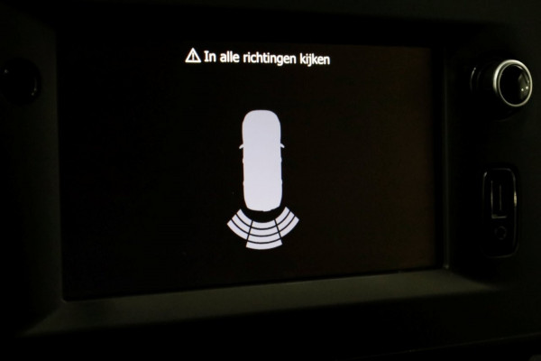 Renault Master T35 2.3 dCi 165pk L3H2 Dubbel Lucht Airco/Navi/Trekhaak 3500kg 01-2023