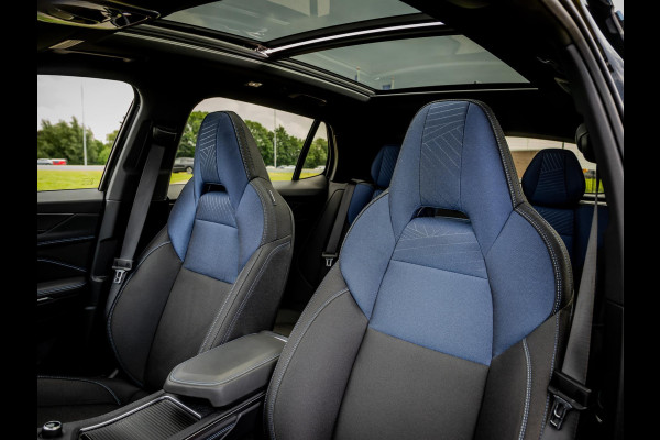 Lynk & Co 01 1.5 Plug-In Hybrid 262pk BLACKED OUT | Zwarte hemel | 360 Camera