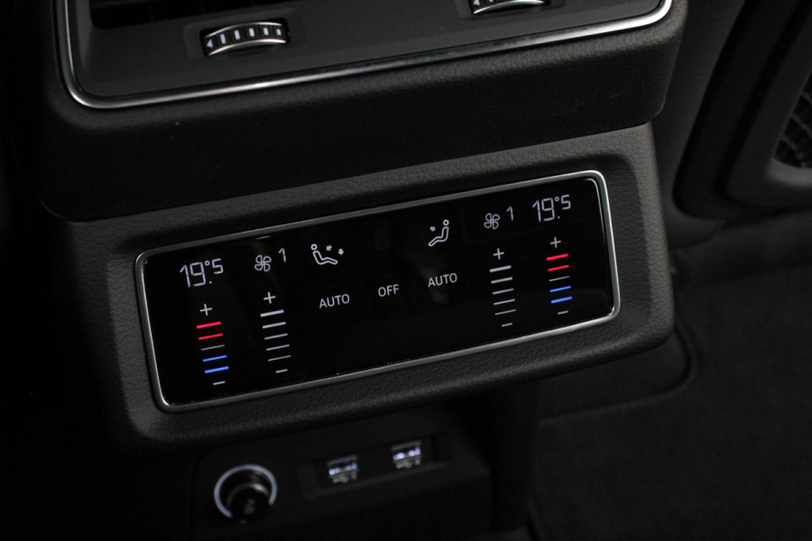 Audi e-tron e-tron 55 quattro advanced Pro Line Plus 360pk! | Navigatie | Climate Control | Electrisch bedienbare achterklep | Camera | Alcantara