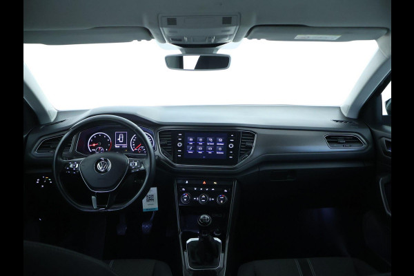 Volkswagen T-Roc 1.0 TSI Style CarPlay | El.kofferklep | Trekhaak | Navi