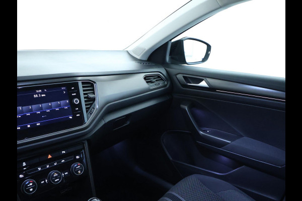 Volkswagen T-Roc 1.0 TSI Style CarPlay | El.kofferklep | Trekhaak | Navi