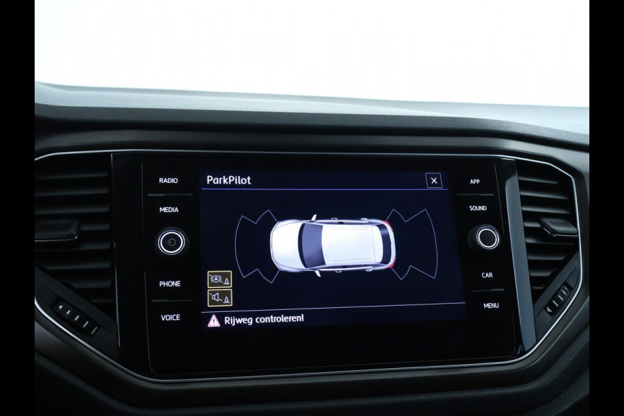Volkswagen T-Roc 1.0 TSI Style CarPlay | El.kofferklep | Trekhaak | Navi