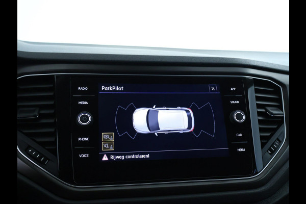 Volkswagen T-Roc 1.0 TSI Style CarPlay | El.kofferklep | Trekhaak | Navi