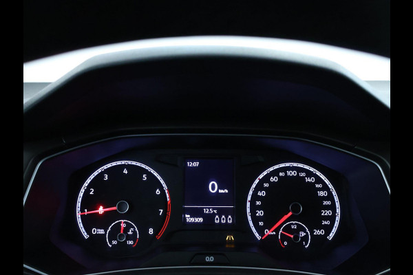 Volkswagen T-Roc 1.0 TSI Style CarPlay | El.kofferklep | Trekhaak | Navi