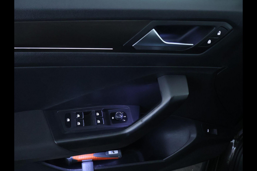 Volkswagen T-Roc 1.0 TSI Style CarPlay | El.kofferklep | Trekhaak | Navi