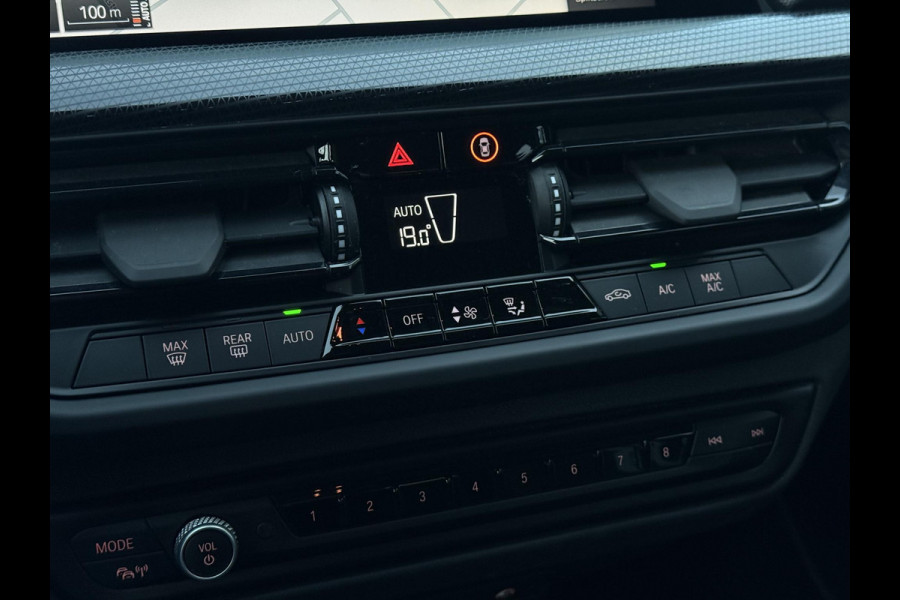 BMW 1-serie 118i Aut. Exe Sportline M-Int | Trekhaak | Facelift | Virtual Cockpit |