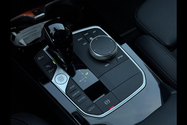 BMW 1-serie 118i Aut. Exe Sportline M-Int | Trekhaak | Facelift | Virtual Cockpit |