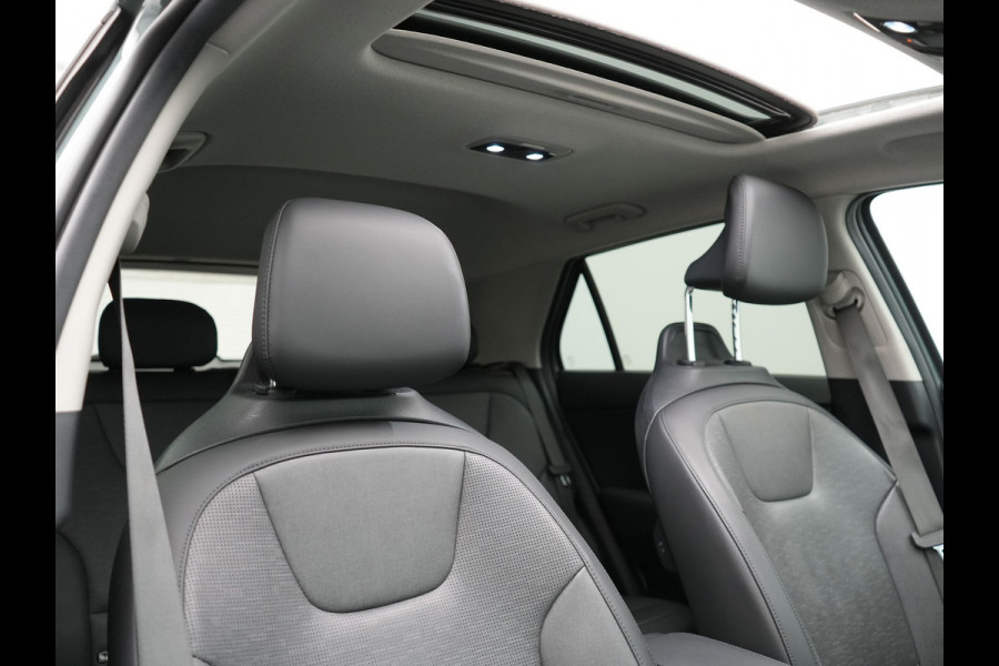 Kia Niro 1.6 GDi ExecutiveLine Plug In Hybrid 182pk Dealer O.H. PHEV | Schuif-/Kanteldak | Head Up | Adaptive Cruise | Camera | Lederen Sportstoelen Memory & Ventilatie | Harman & Kardon | Stoel & Stuur Verwarmd | Apple Carplay