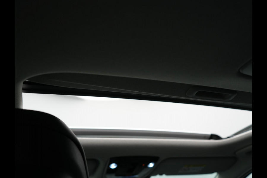 Kia Niro 1.6 GDi ExecutiveLine Plug In Hybrid 182pk Dealer O.H. PHEV | Schuif-/Kanteldak | Head Up | Adaptive Cruise | Camera | Lederen Sportstoelen Memory & Ventilatie | Harman & Kardon | Stoel & Stuur Verwarmd | Apple Carplay