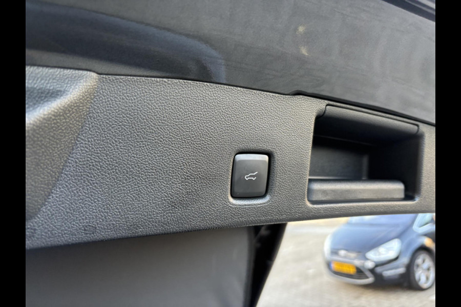 Ford Kuga 2.5 PHEV ST-Line X | 243pk | Zuid | | Wegklapbare Trekhaak | Driver Assistance Pack | Winterpack | Technology Pack |  Magnetic