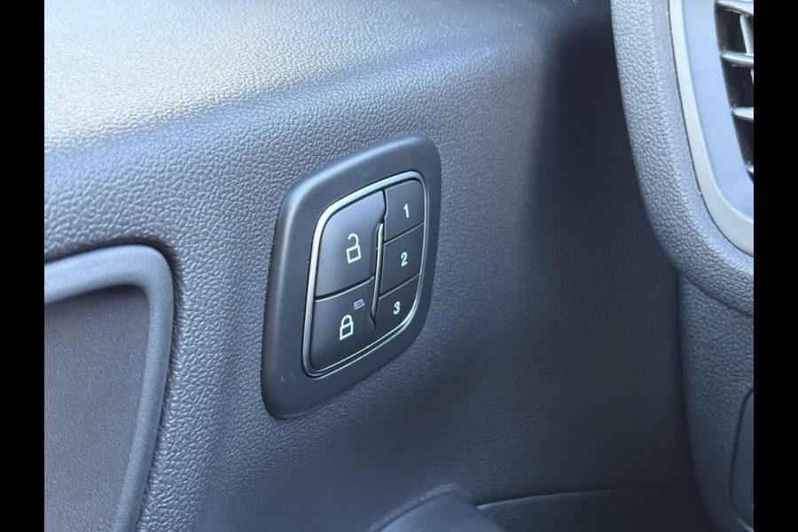 Ford Kuga 2.5 PHEV ST-Line X | 243pk | Zuid | | Wegklapbare Trekhaak | Driver Assistance Pack | Winterpack | Technology Pack |  Magnetic