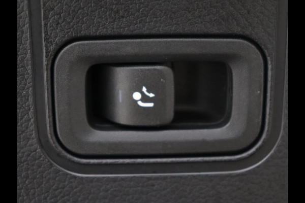 Mercedes-Benz CLA-Klasse 250e Luxury Line | Leder | Trekhaak | Carplay | Stoelverwarming | Widescreen | Camera | Stuurverwarming | Navigatie | Park Assist | Cruise control | PHEV | Plug In