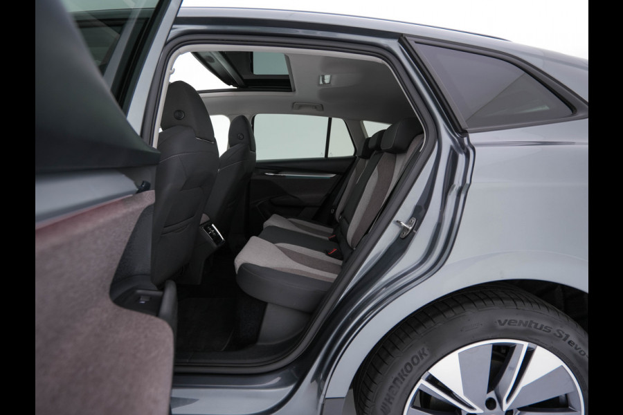 Škoda ENYAQ iV 60 [ 3-Fase ] {SOH-87%} (INCL.BTW) *PANO | FULL-LED | DIGI-COCKPIT | CAMERA | KEYLESS | NAVI-FULLMAP | PRIVACY-GLASS | AMBIENT-LIGHT | ECC | PDC | CRUISE | 19''ALU | TOWBAR*