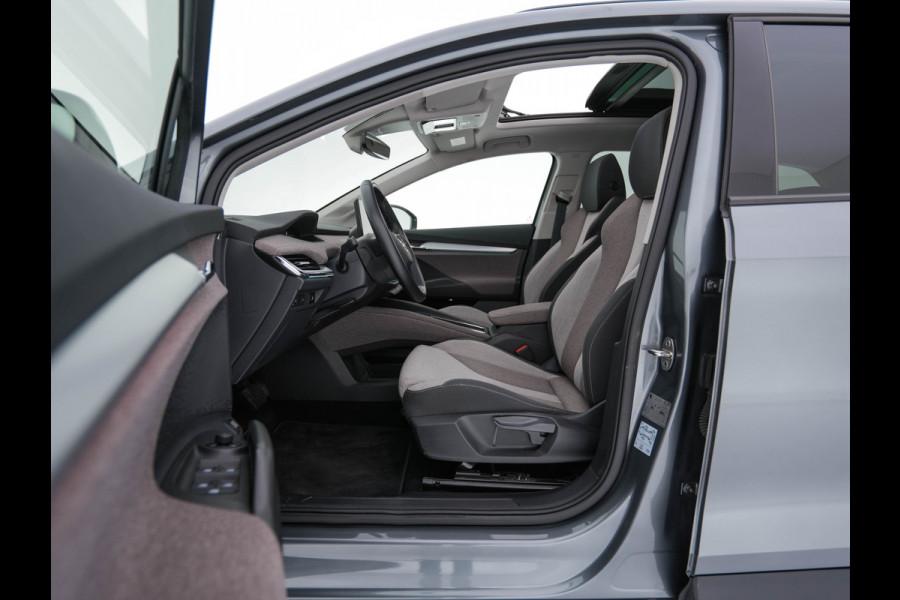 Škoda ENYAQ iV 60 [ 3-Fase ] {SOH-87%} (INCL.BTW) *PANO | FULL-LED | DIGI-COCKPIT | CAMERA | KEYLESS | NAVI-FULLMAP | PRIVACY-GLASS | AMBIENT-LIGHT | ECC | PDC | CRUISE | 19''ALU | TOWBAR*