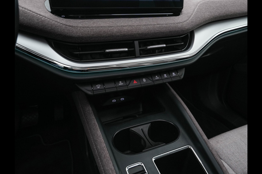 Škoda ENYAQ iV 60 [ 3-Fase ] {SOH-87%} (INCL.BTW) *PANO | FULL-LED | DIGI-COCKPIT | CAMERA | KEYLESS | NAVI-FULLMAP | PRIVACY-GLASS | AMBIENT-LIGHT | ECC | PDC | CRUISE | 19''ALU | TOWBAR*