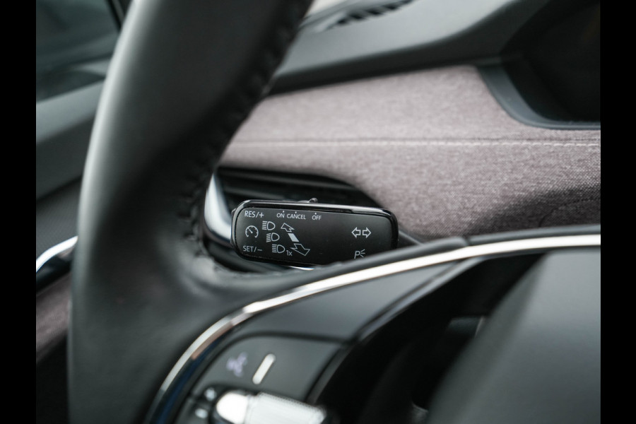 Škoda ENYAQ iV 60 [ 3-Fase ] {SOH-87%} (INCL.BTW) *PANO | FULL-LED | DIGI-COCKPIT | CAMERA | KEYLESS | NAVI-FULLMAP | PRIVACY-GLASS | AMBIENT-LIGHT | ECC | PDC | CRUISE | 19''ALU | TOWBAR*