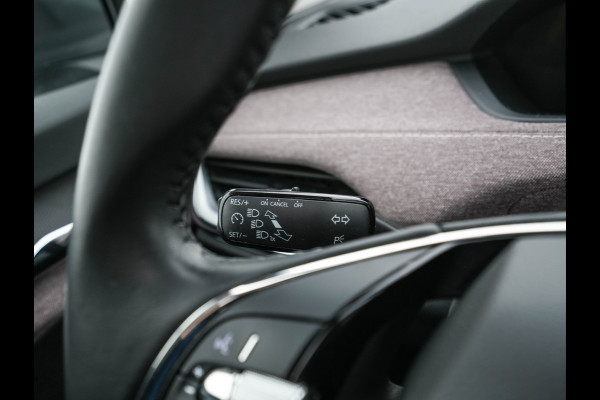 Škoda ENYAQ iV 60 [ 3-Fase ] {SOH-87%} (INCL.BTW) *PANO | FULL-LED | DIGI-COCKPIT | CAMERA | KEYLESS | NAVI-FULLMAP | PRIVACY-GLASS | AMBIENT-LIGHT | ECC | PDC | CRUISE | 19''ALU | TOWBAR*